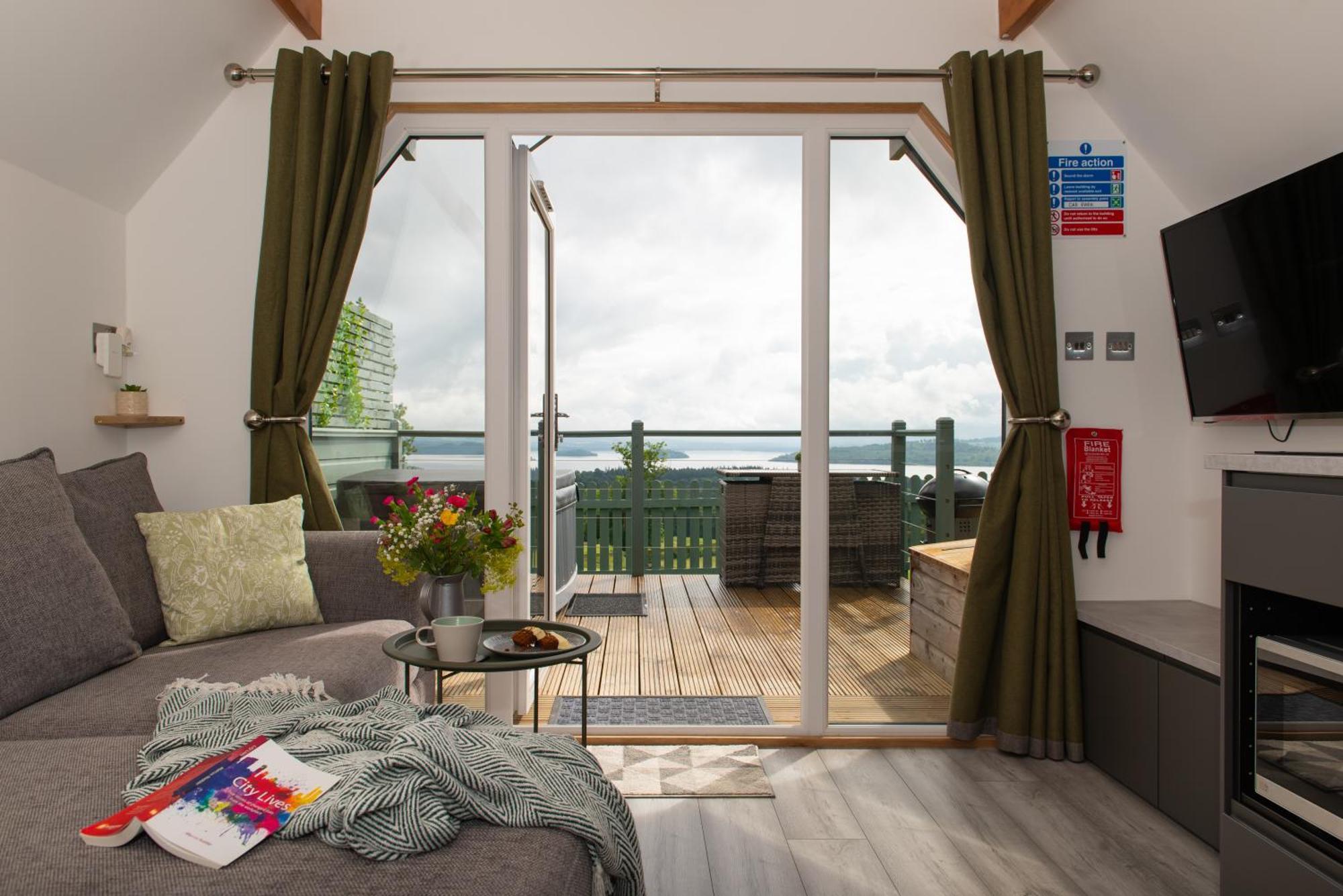 Bonnie Barns - Adults Only Luxury Lodges With Hot Tubs Luss Extérieur photo